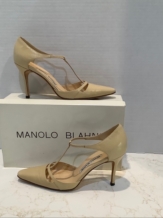 Manolo Blahnik Shoes - Manolo Blahnik Nude T-Strap Pointed Toe Pumps